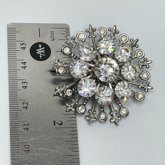 Vintage Coro White Glass Snow Flake Floral Brooch Pin Statement Stunning Bold - Picture 8 of 8